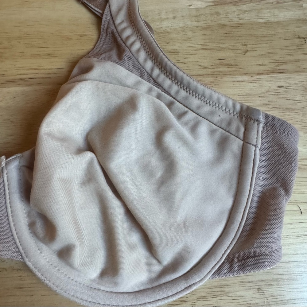 Wacoal Nude Lightweight‎ Swiss Dot Underwire Bra - Picture 5 of 9